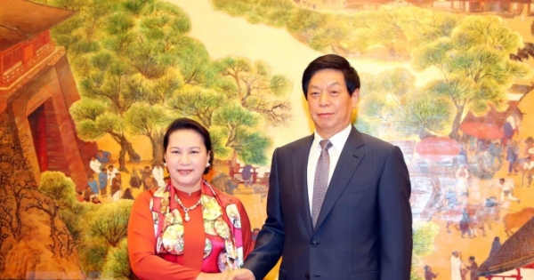 Chủ tịch Quốc hội Việt Nam hội đàm với Chủ tịch Nhân đại Trung Quốc