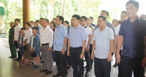 Báo Pháp luật Việt Nam bắt đầu chuyến tri ân tháng 7