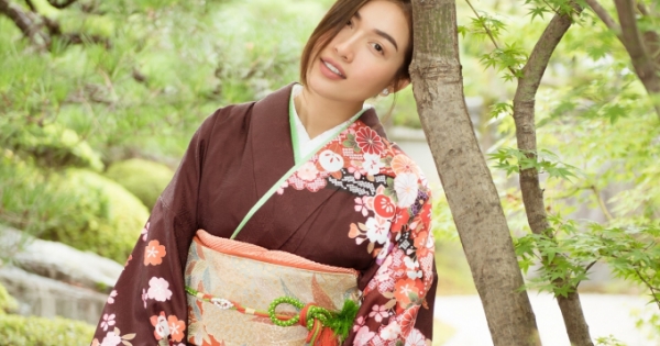 Á hậu Lệ Hằng diện kimono dạo phố cổ Tokyo