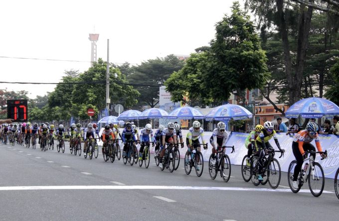 Chặng đua đầu tiên diễn ra quanh đường Vành Đai Trong (Tp.HCM).