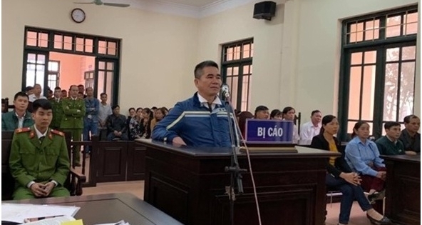 TAND tỉnh Bắc Giang hẹn lịch xét xử rồi “bỏ bom” người thân bị cáo, Luật sư chờ “dài cổ”