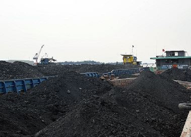 Quảng Ninh: Tạm giữ tàu chở 1.000 tấn than không rõ nguồn gốc