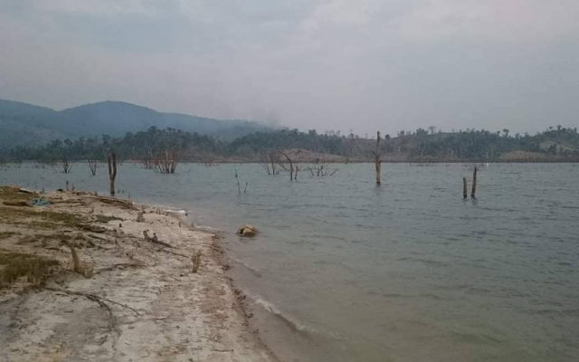 Kon Tum: Lật phà chở gỗ trên sông, 1 người thiệt mạng