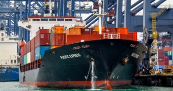 Slide - Điểm tin thị trường: Việt Nam vượt Hong Kong về thông lượng cảng