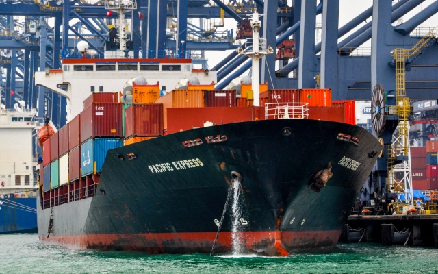 Slide - Điểm tin thị trường: Việt Nam vượt Hong Kong về thông lượng cảng