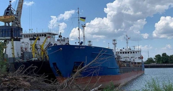 Ukraine bất ngờ bắt giữ tàu Nga để trả đũa sự cố ở eo biển Kerch