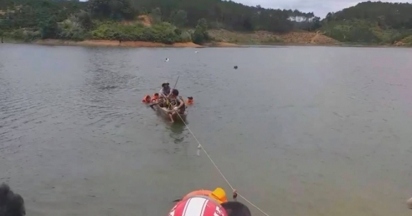 Lâm Đồng: Chèo xuồng ra câu cá, 3 em bị đuối nước thương tâm