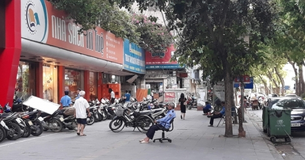 Tràn lan các sản phẩm không rõ nguồn gốc tại các nhà sách lớn tại Hà Nội
