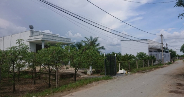 Xây dựng trái phép tràn lan ở huyện Bình Chánh: Bị tháo dỡ vẫn chống đối xây lại?