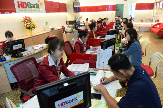 Với Chương trình Thẻ Xanh cho gia đình Việt, HDBank không yêu cầu tài sản đảm bảo và cung cấp hạn mức thẻ lên đến 250 triệu đồng với thời hạn sử dụng đến 06 năm.
