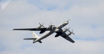 3 “sát thủ săn ngầm” Tu-142 của Nga sải cánh trên biển