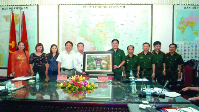 Báo PLVN và Bộ Tư lệnh Thủ đô Hà Nội ký kết quy chế phối hợp tuyên truyền về công tác quân sự quốc phòng
