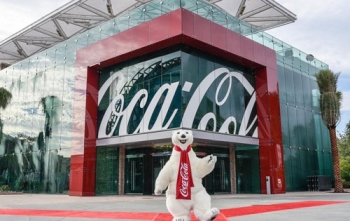 Coca-Cola ngưng quảng cáo trên mọi nền tảng mạng xã hội