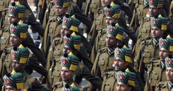 Quân đội Ấn Độ yêu cầu binh lính xóa 89 ứng dụng bao gồm cả Facebook và Tinder