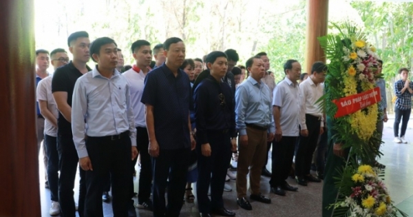 Báo Pháp luật Việt Nam bắt đầu hành trình tri ân tháng 7
