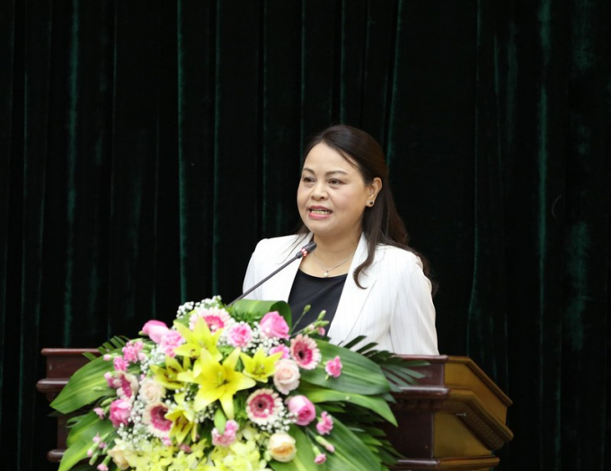 Đồng chí Bí thư Tỉnh ủy Nguyễn Thị Thu Hà phát biểu chào mừng đoàn công tác của Thủ tướng Chính phủ.