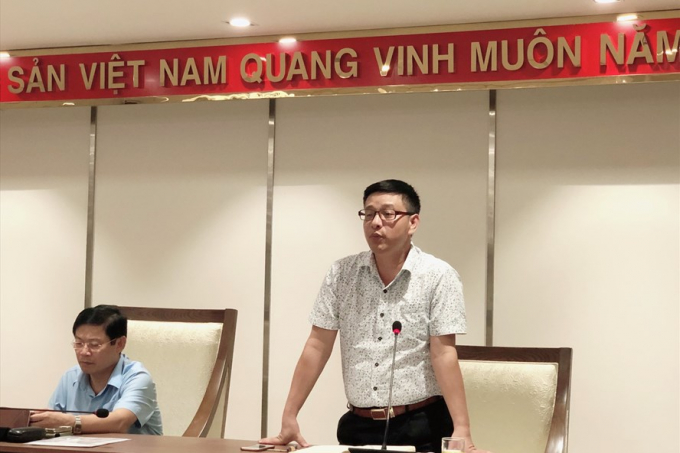 Ông Nguyễn Văn Hưng, Phó Chủ tịch UBND huyện Thanh Trì thông tin báo chí chiều 14.7. Ảnh: Nguyễn Hà.