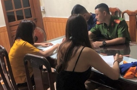 Hà Tĩnh: Nhân viên massage bán dâm cho khách với giá 500.000 đồng/lượt