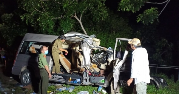 Ít nhất 8 người tử vong, 7 người bị thương sau vụ tai nạn đặc biệt nghiêm trọng tại Bình Thuận