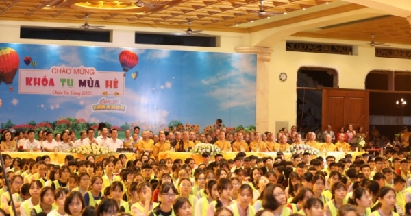 Quảng Ninh: Khai mạc khoá tu mùa hè cho hàng nghìn học sinh THCS tại chùa Ba Vàng