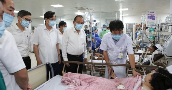 Phó Thủ tướng Trương Hòa Bình đến thăm hỏi, động viên nạn nhân vụ TNGT tại Quảng Bình