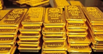 Giá vàng hôm nay 31/7: Kinh tế Mỹ giảm kỷ lục, giá vàng neo ở ngưỡng cao
