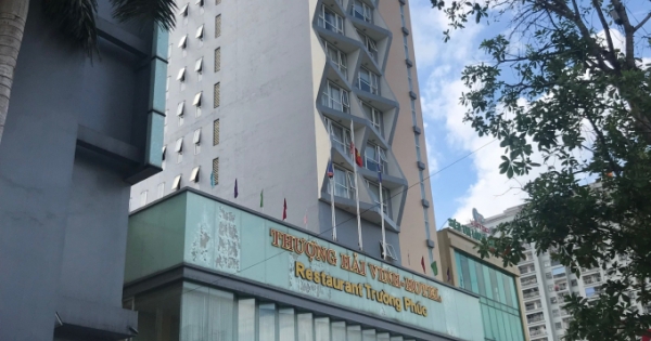 Nghệ An: Bé trai 5 tuổi rời từ tầng 9 khách sạn tử vong thương tâm