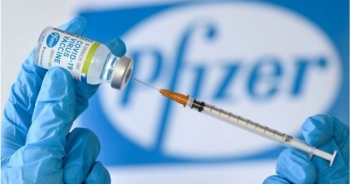 Lô vắc xin Covid-19 đầu tiên của Plizer về Việt Nam