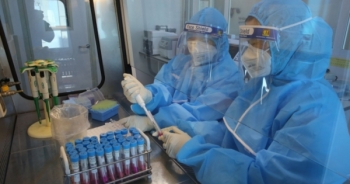Nữ nhân viên làm tóc nhiễm Covid-19 ở Nghệ An tái dương tính với SARS-CoV-2