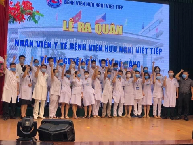 Cán bộ y tế Hải Phòng tại lễ ra quân tình nguyện đến Đà Nẵng hỗ trợ phòng chống COVID -19.