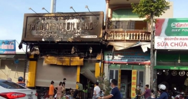 Quảng Ninh: Cháy lớn thiêu rụi cửa hàng điện thoại, 5 người may mắn thoát nạn