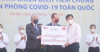 Việt Nam nhận 2 triệu liều vắc xin phòng Covid-19 Moderna