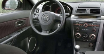 Mazda3 gặp lỗi liên quan đến logo trên vô lăng