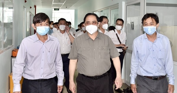 Thủ tướng Chính phủ thăm các đơn vị y tế phục vụ điều trị Covid-19 tại Tây Ninh