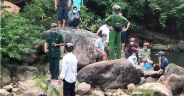 Hà Tĩnh: Tắm thác cùng nhóm bạn, 2 nữ sinh đuối nước thương tâm