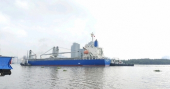 Hai đoàn tàu số 6, 7 của tuyến metro số 1 đã cập cảng Khánh Hội