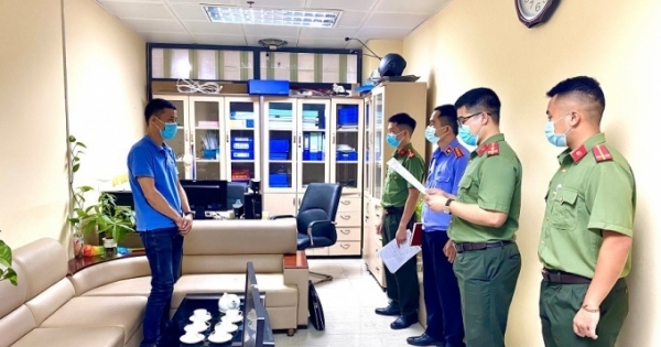 Lạng Sơn: Làm giả giấy tờ, 2 nhân viên Trung tâm quản lý cửa khẩu bị bắt