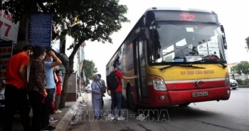 Hà Nội giảm 50% tần suất dịch vụ trên các tuyến xe buýt