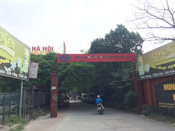 Cổng vào khu nhà ở tại ngõ 409 đường Nguyễn Tam Trinh.