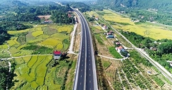 Ký hợp đồng BOT gần 9.000 tỷ xây dựng cao tốc Cam Lâm - Vĩnh Hảo