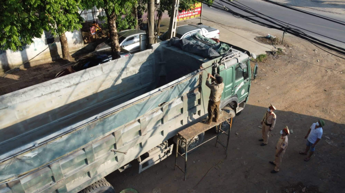 Lực lượng CSGT toàn quốc đã cắt xử lý cắt gần 4.000 xe tải cơi nới thành thùng sau 10 ngày ra quân...