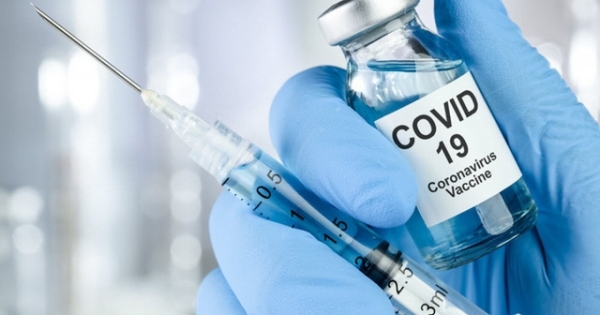 Thủ tướng chỉ đạo đẩy nhanh tiêm vaccine phòng COVID-19
