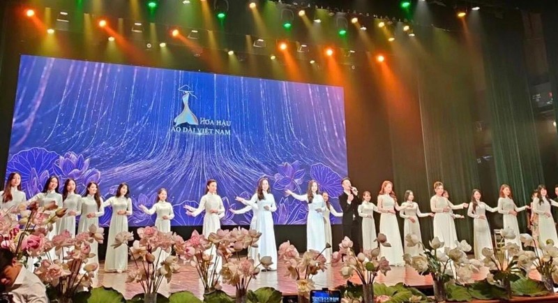 Các thí sinh dự thi Hoa hậu Áo dài Việt Nam 2022