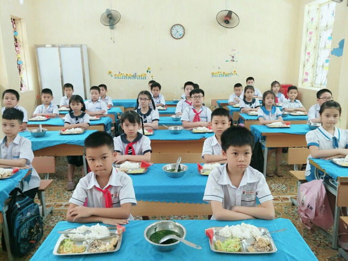 Bữa ăn bán trú của một trường học trên địa bàn quận Kiến An, Hải Phòng.