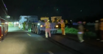 Khánh Hòa: Va chạm giao thông giữa xe máy và xe tải khiến 2 thanh niên tử vong