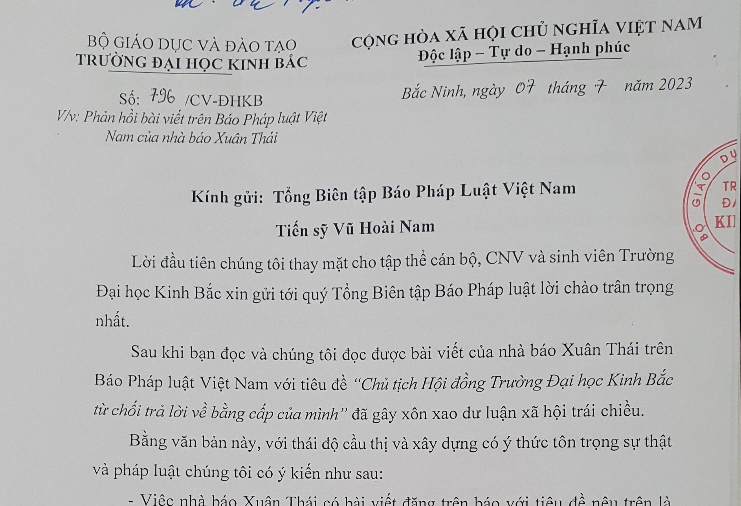 Văn bản phàn hồi của trường Đại học Kinh Bắc gửi tới báo Pháp luật Việt Nam.