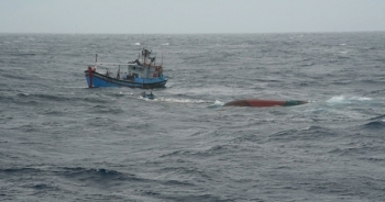 Khẩn trương tìm kiếm thuyền viên mất tích trên biển Bình Thuận
