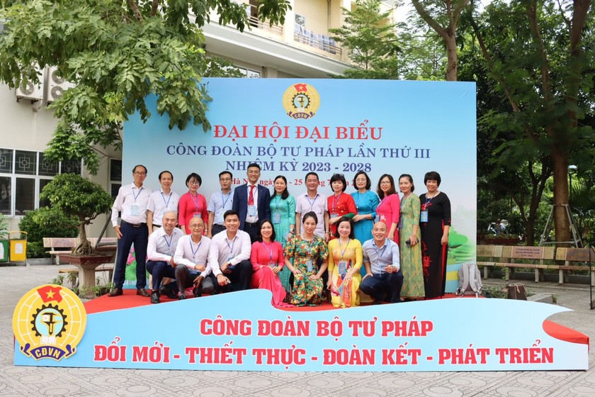 Đoàn đại biểu Báo Pháp luật Việt Nam tham dự Đại hội