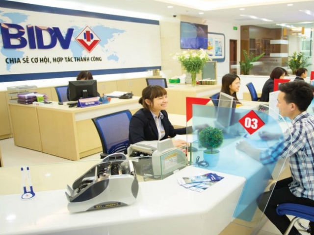 BIDV vượt mặt Vietcombank trở th&agrave;nh ng&acirc;n h&agrave;ng trả lương cao nhất hệ thống ng&acirc;n h&agrave;ng.
