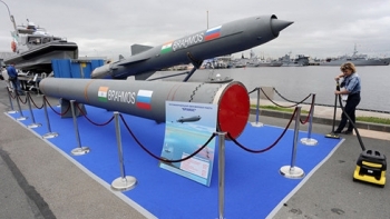 Ấn Độ điều 100 tên lửa BrahMos áp sát biên giới Trung Quốc